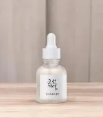 Glow Deep Serum Rice + Arbutin ragyogást adó szérum a bőrtónus egységesítésére 30 ml