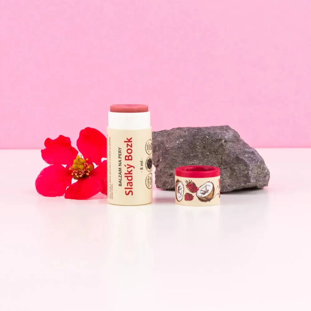 Kvitok Sweet Kiss ajakbalzsam (8 ml) - enyhén színezi az ajkakat