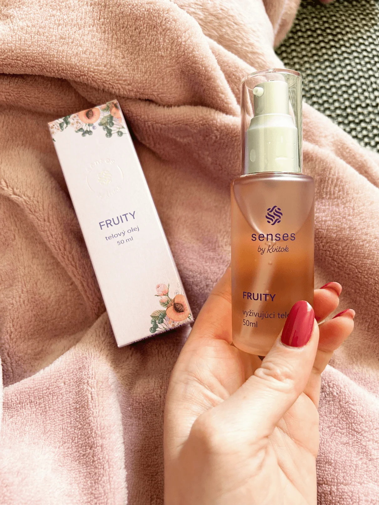 Kvitok Senses Tápláló testolaj Fruity (50 ml) - málna, ribizli és vanília illatával
