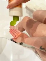 laSaponaria Tusfürdő és sampon 2 az 1-ben BIO narancssal és C-vitaminnal az egész család számára 500 ml - édes és élénkítő illattal