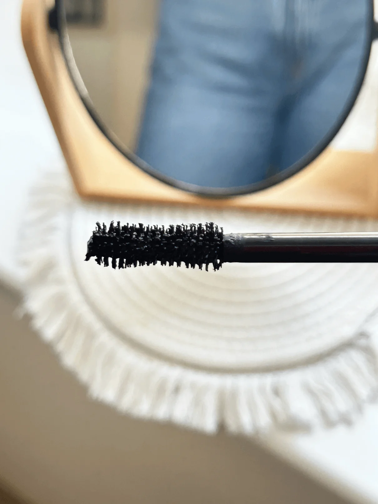 Lavera Lash to Impress szempillaspirál (13 ml) - fekete - volumen és ápolás elkenődés nélkül