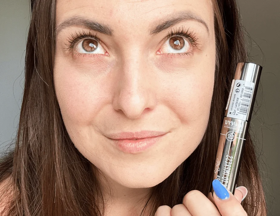 Lavera Lash to Impress szempillaspirál (13 ml) - fekete - volumen és ápolás elkenődés nélkül
