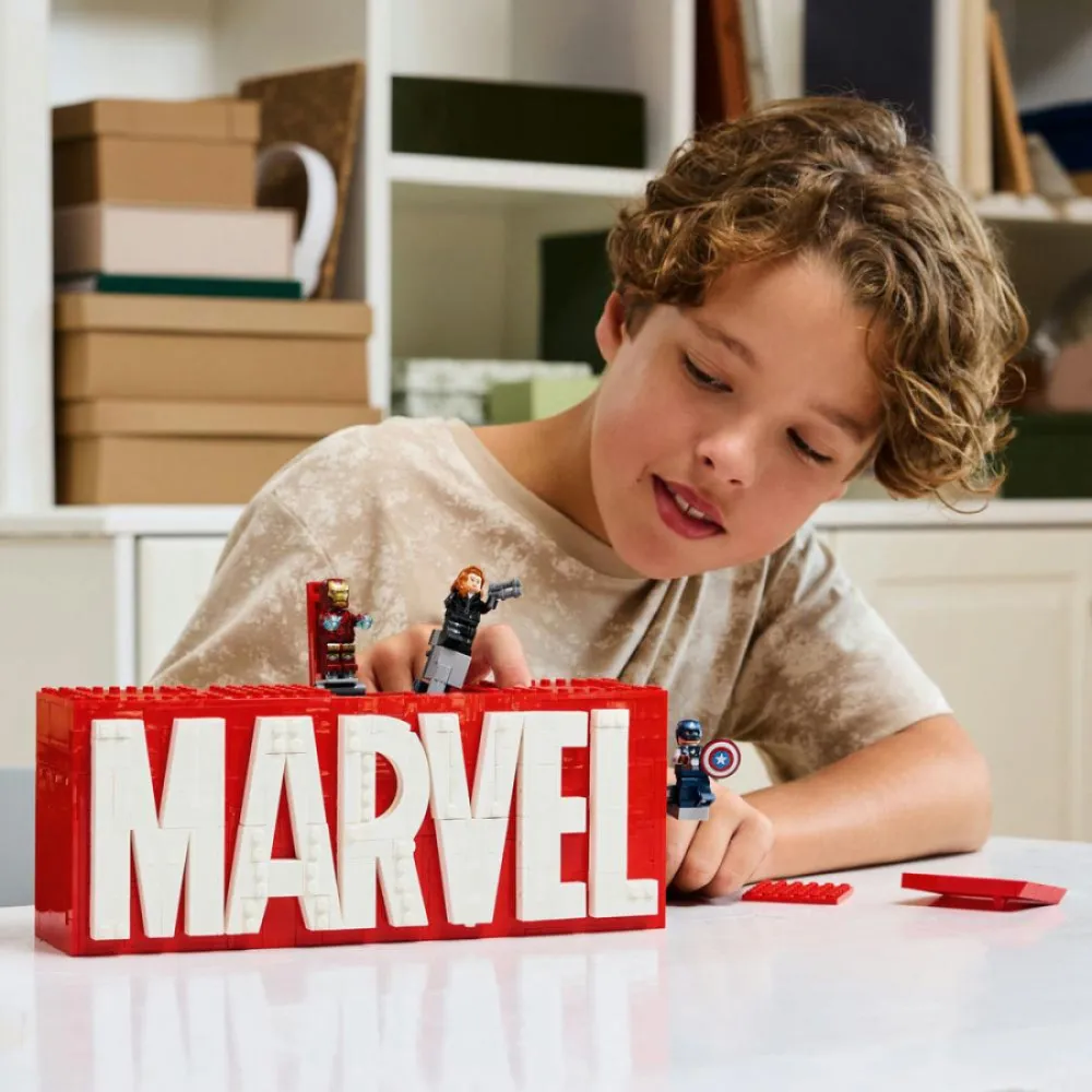 Marvel 76313 MARVEL logó és minifigurák