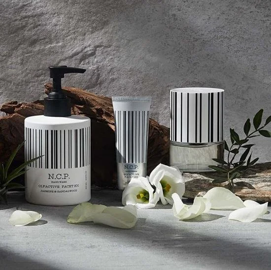 Naseem Olfactive facet 301 (10 ml + kézmosó 300 ml + kézkrém 50 ml) Eau de Parfum