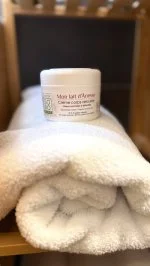 SO’BiO étic Tápláló testápoló krém BIO szamártejjel (200 ml) - érzékeny bőrre is