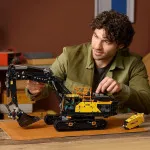 Technic 42215 Volvo EC500 hibrid markológép