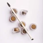 Uoga Uoga Krémes szemöldökpomádé (2,5 ml) 792 Forest Path - Dark Brown - 3 árnyalat az optikailag sűrűbb szemöldökért