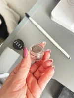 Uoga Uoga Krémes szemöldökpomádé (2,5 ml) 797 Pebbles & Salt - Szőke - 3 árnyalat az optikailag dúsabb szemöldökért