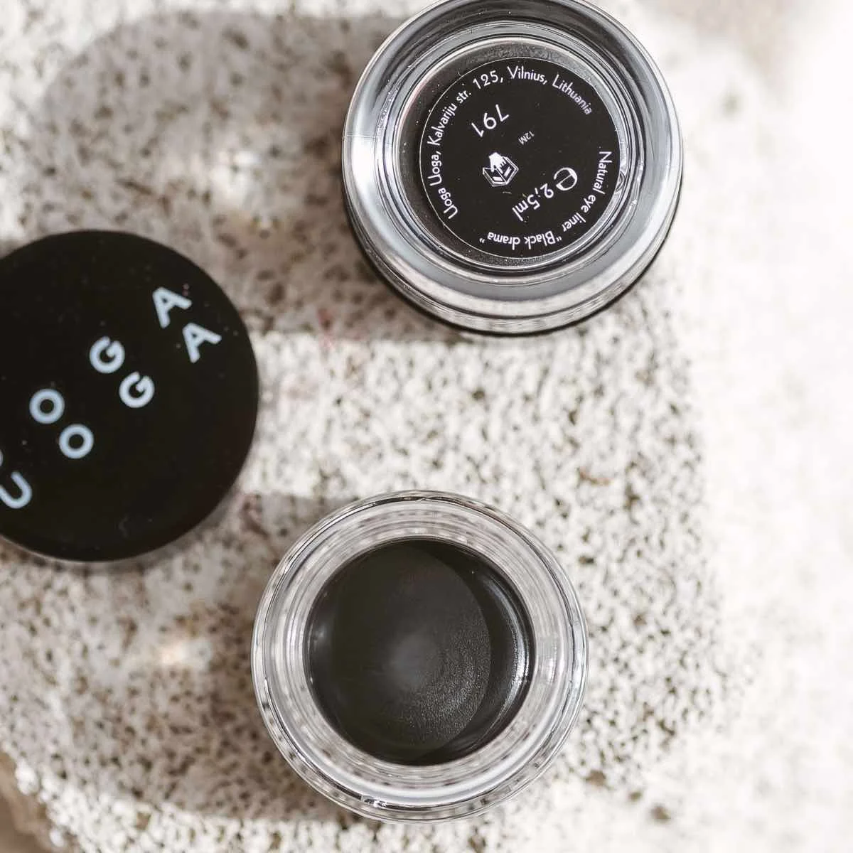 Uoga Uoga Krémes szemhéjtus (2,5 ml) - Black Drama - Fekete - nappali és esti sminkhez