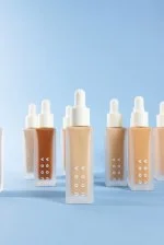 Uoga Uoga Folyékony ásványi alapozó és szérum SPF 20 BIO (30 ml) 686 Wind and Water - hidratálja és védi a bőrt