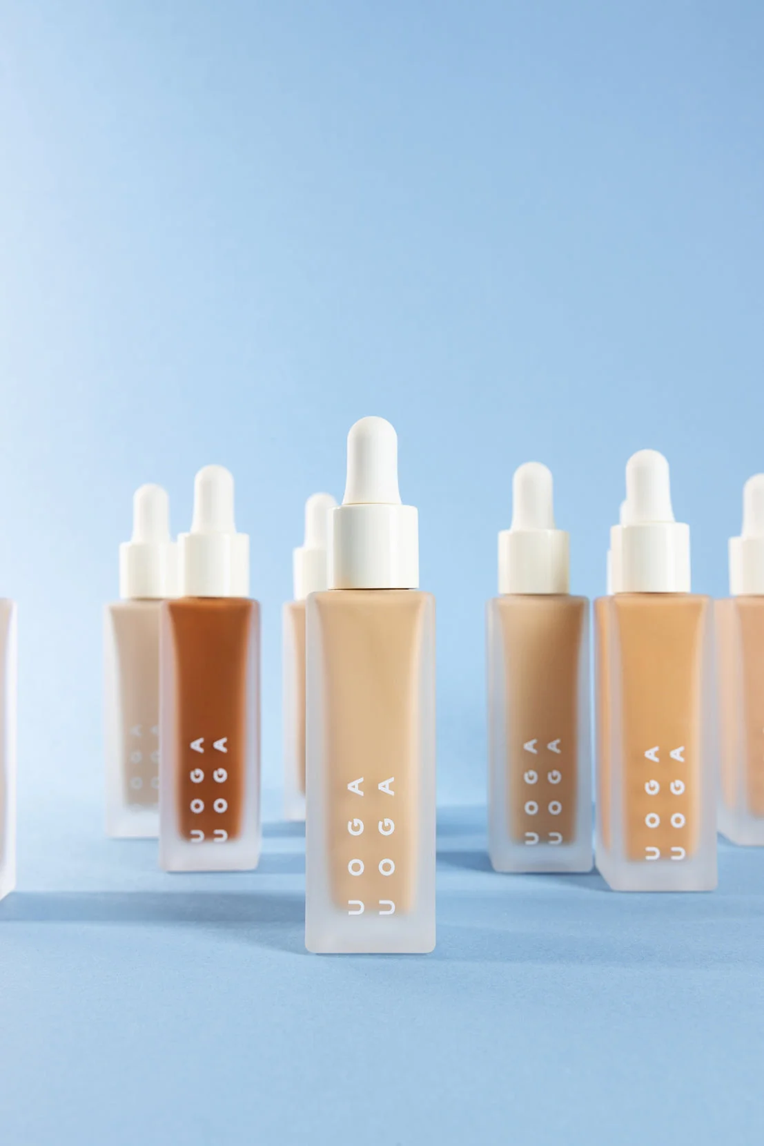 Uoga Uoga Folyékony ásványi alapozó és szérum SPF 20 BIO (30 ml) 690 Endless Horizon - hidratálja és védi az arcbőrt