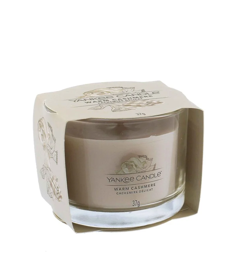 Warm Cashmere illatgyertya üvegben 37 g