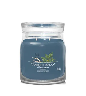 Yankee Candle Yankee Candle Bayside Cedar signature svíčka střední pro ženy