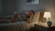 # Mit jelent a fülcsengés és miért erősödik este

## Mi a fülcsengés (tinnitus)?

A fülcsengés olyan