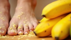 Hogyan győzzük le a repedezett sarkakat és állítsuk vissza a lábak puhaságát