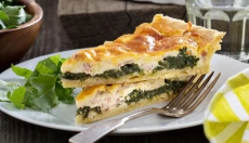 Hogyan készítsünk quiche-t és élvezzük a finom, ízletes sós pitét