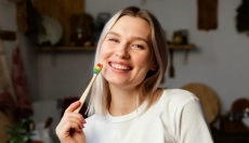 Fedezze fel a szájüreg természetes fertőtlenítését a friss leheletért